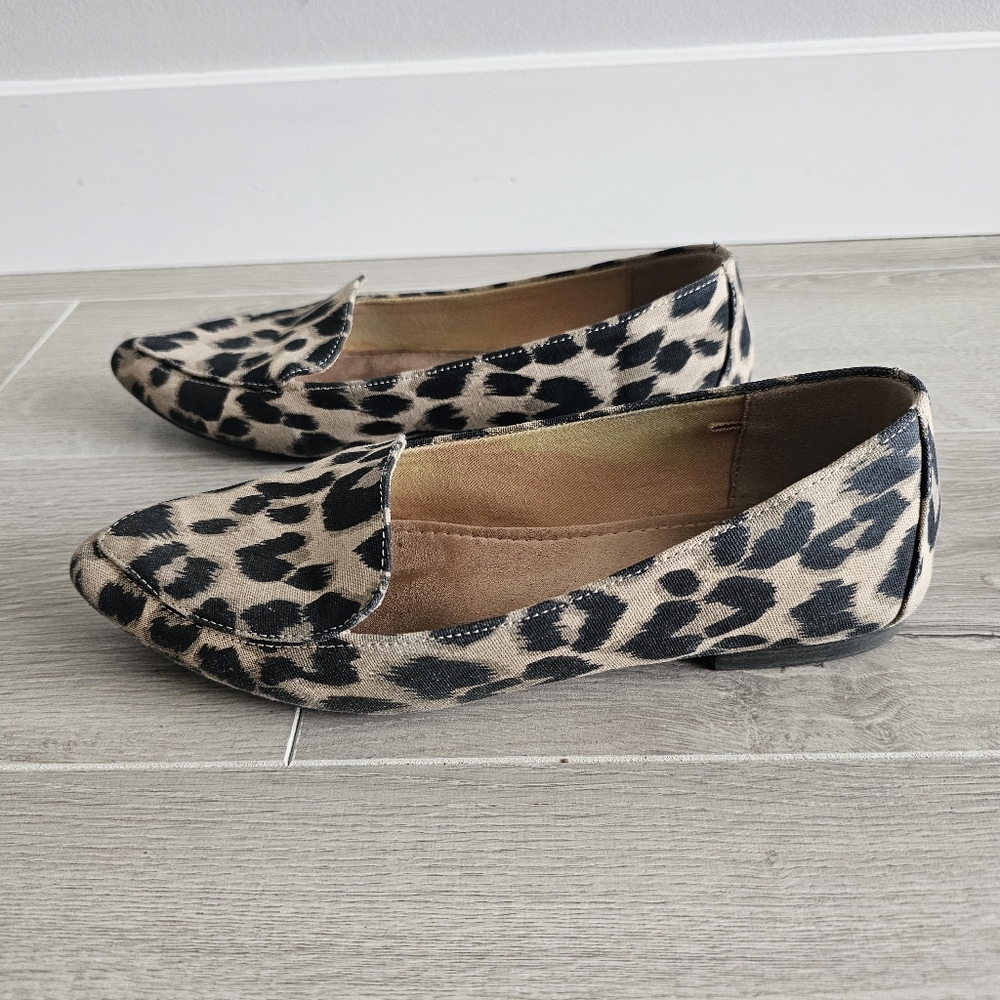 Old Navy Black and Tan Leopard Print Loafers
